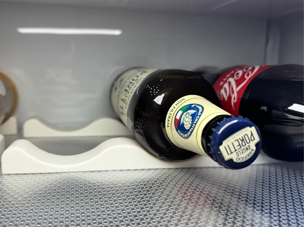 Refrigerator bottle stopper